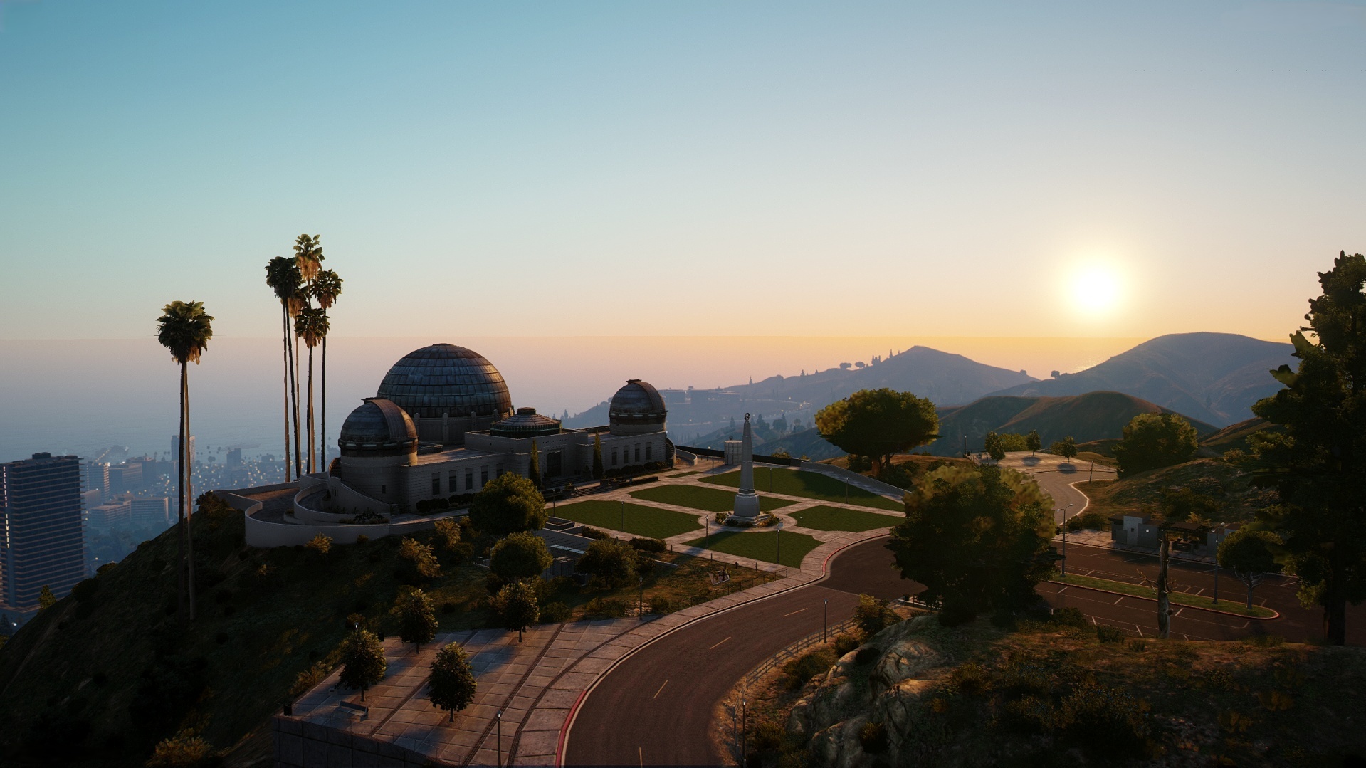 The Los Santos observatory under a clear night sky